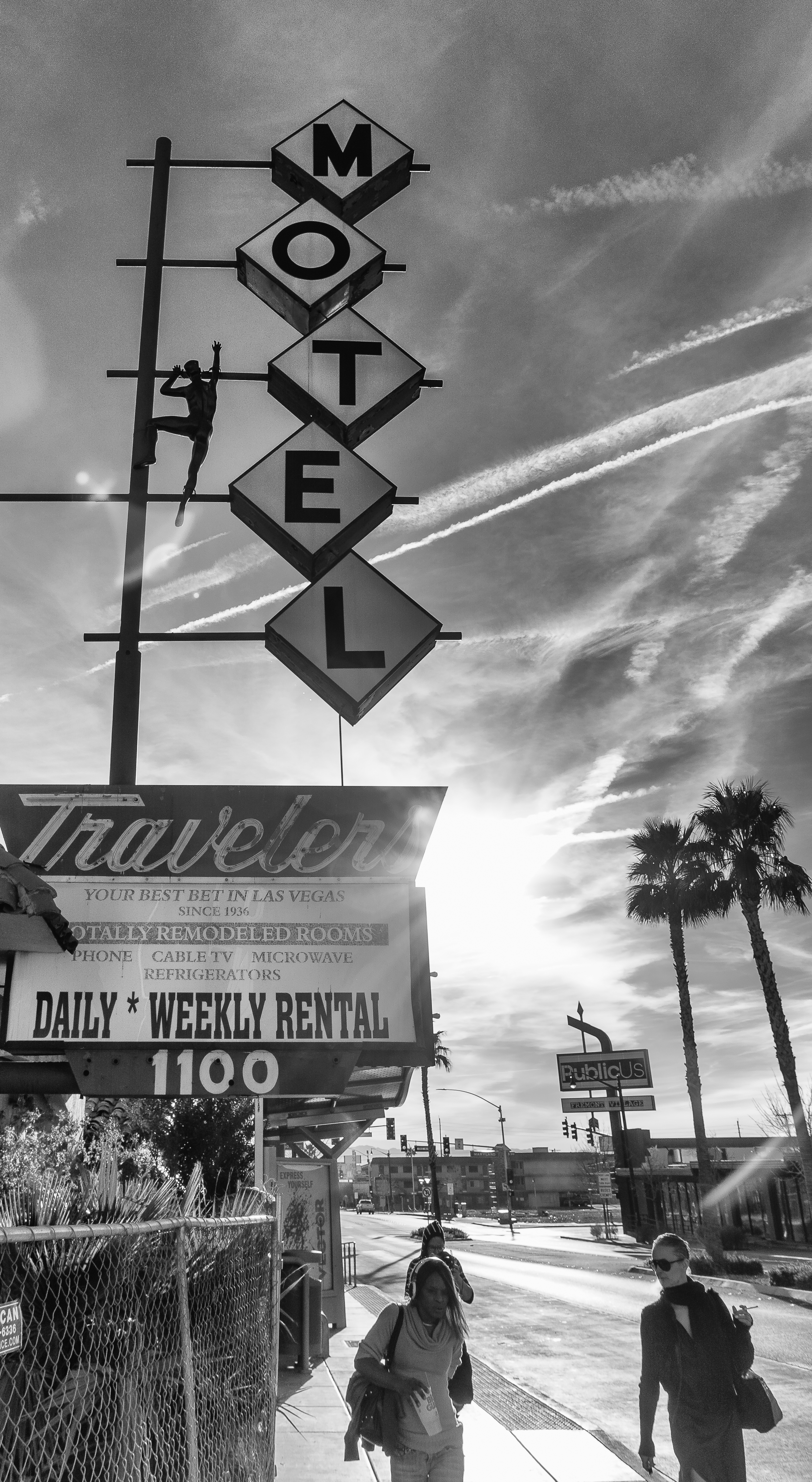 Leaving Las Vegas by Alex Stolis — image 1 of 5
