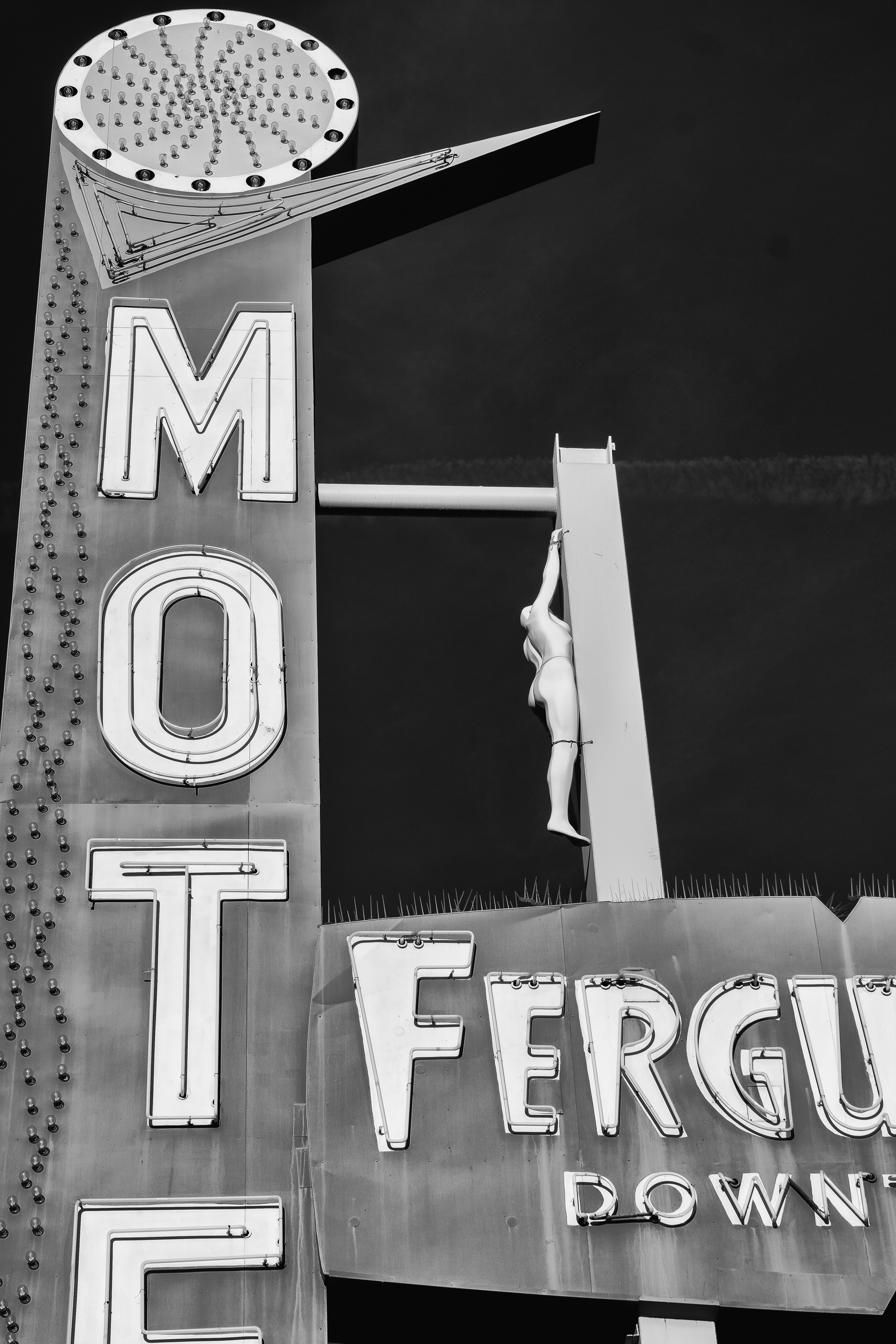 Leaving Las Vegas by Alex Stolis — image 2 of 5